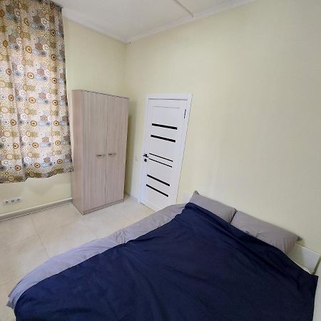 Check Inn Hostel Алмати Екстер'єр фото