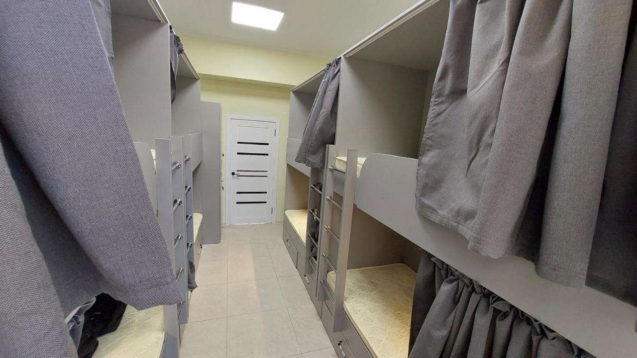 Check Inn Hostel Алмати Екстер'єр фото