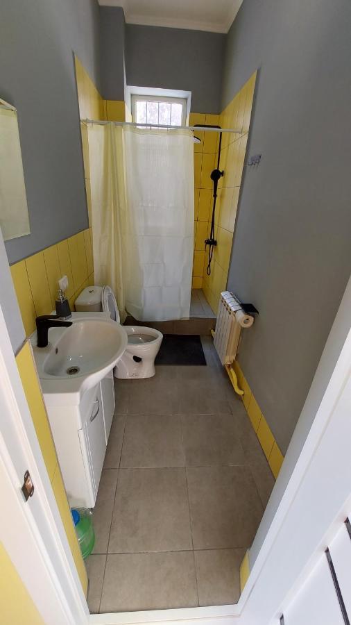 Check Inn Hostel Алмати Екстер'єр фото