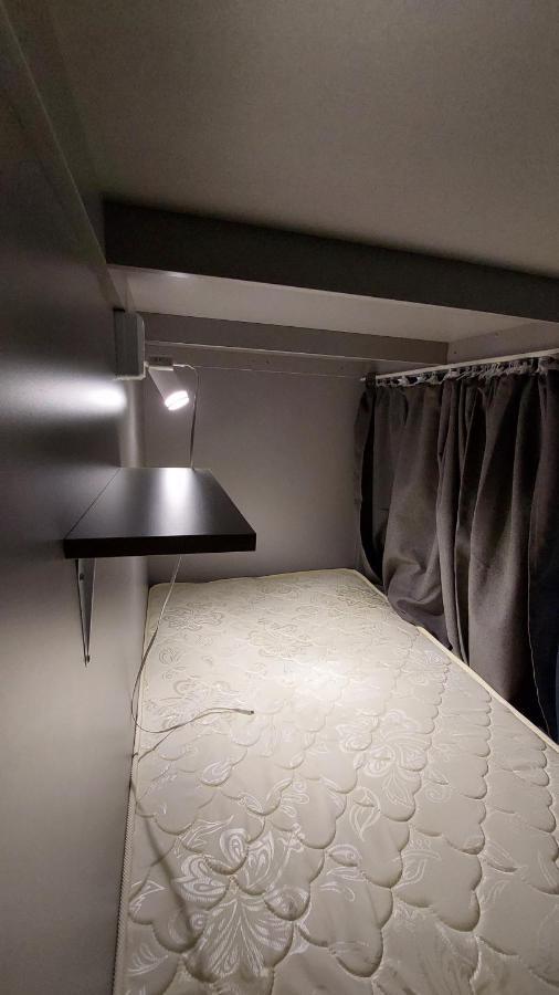 Check Inn Hostel Алмати Екстер'єр фото