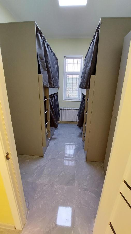 Check Inn Hostel Алмати Екстер'єр фото