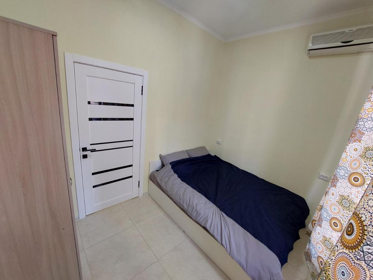 Check Inn Hostel Алмати Екстер'єр фото