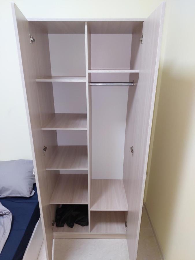 Check Inn Hostel Алмати Екстер'єр фото