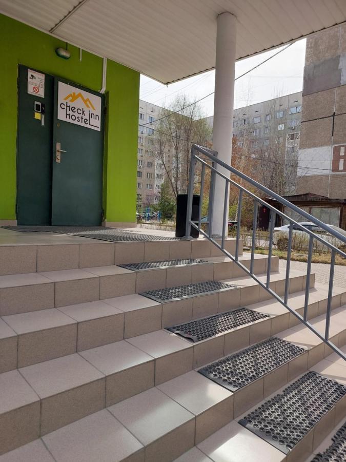 Check Inn Hostel Алмати Екстер'єр фото