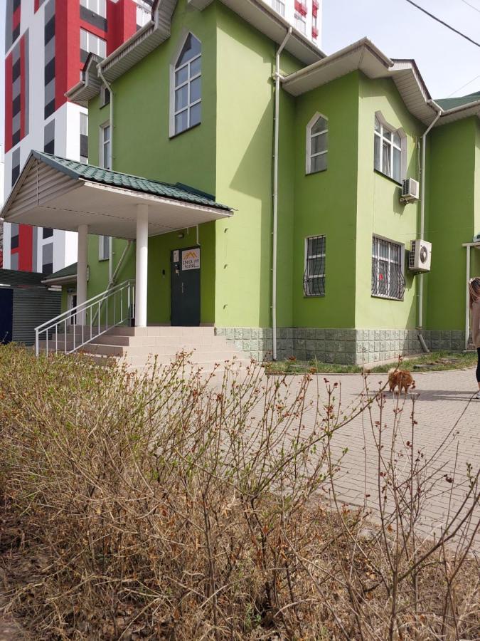 Check Inn Hostel Алмати Екстер'єр фото