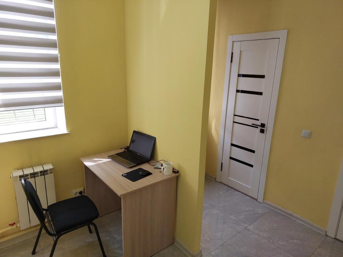 Check Inn Hostel Алмати Екстер'єр фото