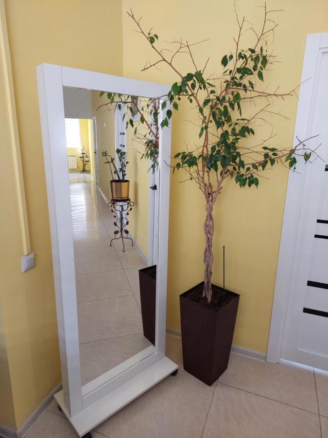 Check Inn Hostel Алмати Екстер'єр фото