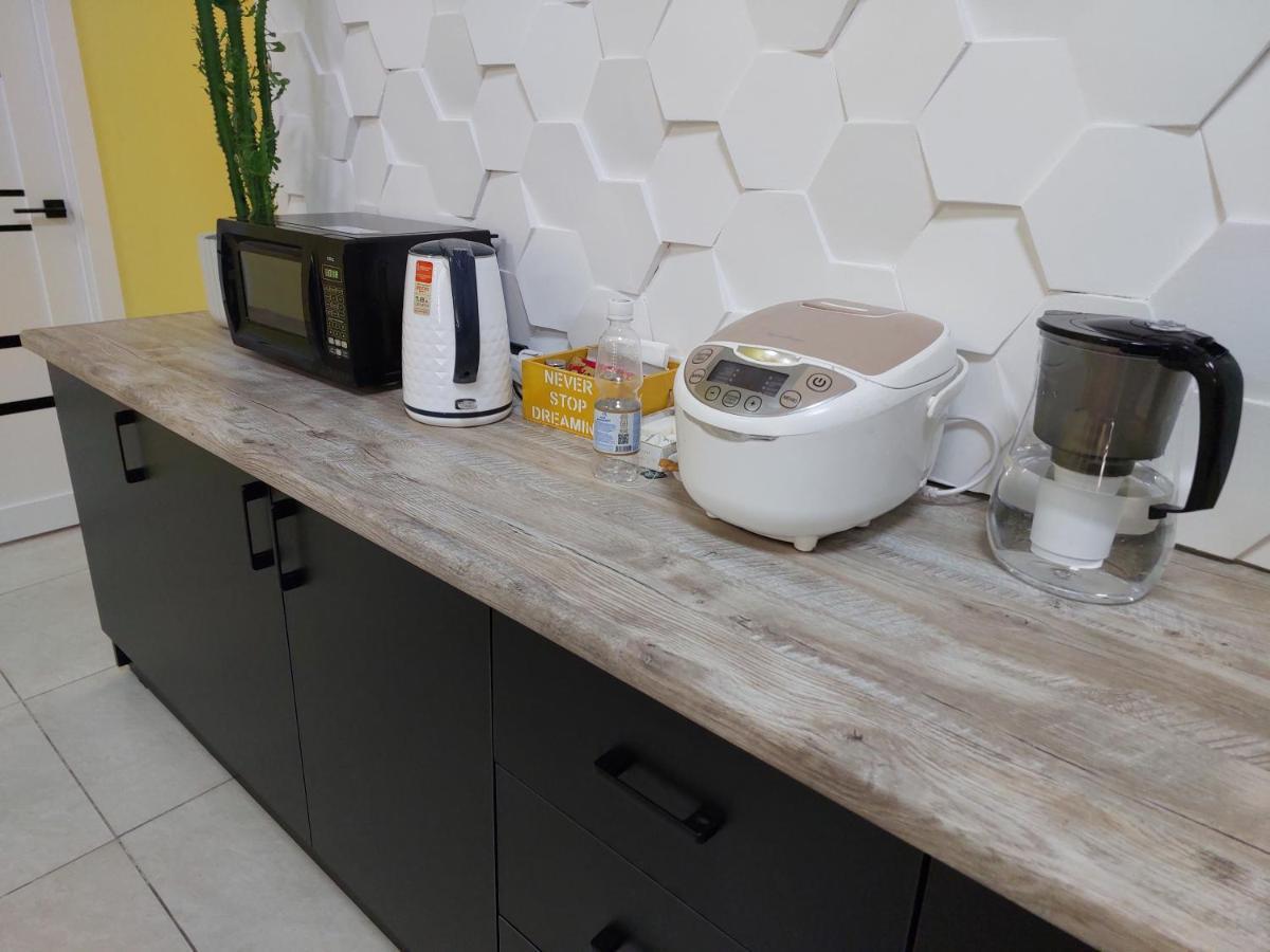 Check Inn Hostel Алмати Екстер'єр фото